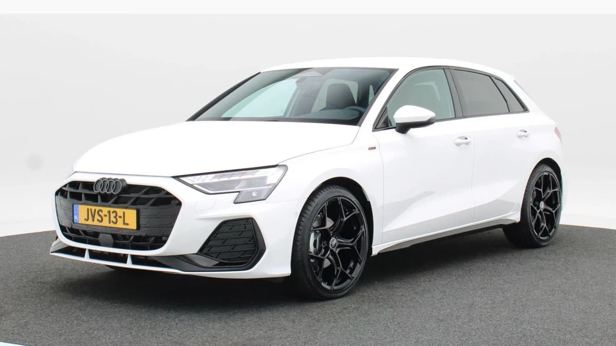 Audi A3 Sportback 30 TFSI S edition — foto 1