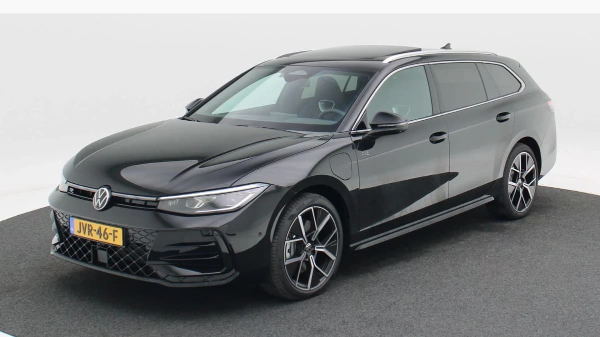 Volkswagen Passat R-Line Edition 1.5 eHybrid 204 PK — foto 1