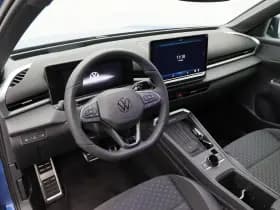 Volkswagen T-Roc R-Line First Edition 1.5 eTSI 150 PK thumbnail 3