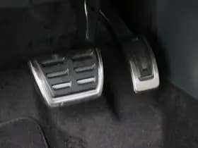 Volkswagen T-Roc R-Line First Edition 1.5 eTSI 150 PK thumbnail 23