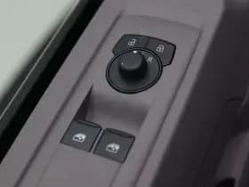 Volkswagen Bedrijfswagens E-Transporter L2 64kWh 218 pk thumbnail 18