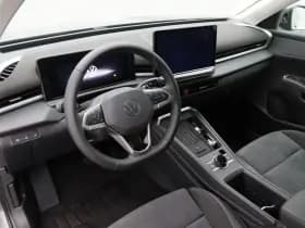 Volkswagen T-Roc Style First Edition 1.5 eTSI 150 PK thumbnail 3