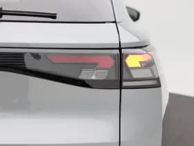 Volkswagen T-Roc Life First Edition 1.5 eTSI 150 PK thumbnail 12