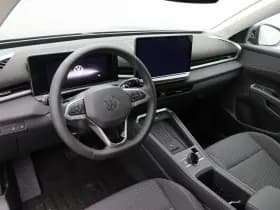 Volkswagen T-Roc Life First Edition 1.5 eTSI 150 PK thumbnail 3