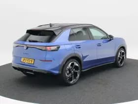 Volkswagen T-Roc R-Line First Edition 1.5 eTSI 150 PK thumbnail 2