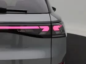 Volkswagen T-Roc R-Line First Edition 1.5 150 PK thumbnail 13