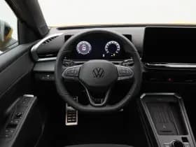 Volkswagen T-Roc R-Line First Edition 1.5 eTSI 150 PK thumbnail 36