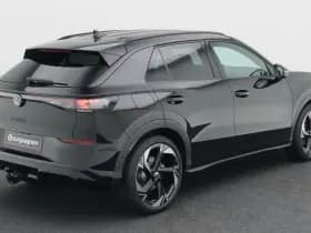 Volkswagen T-Roc R-Line First Edition 1.5 eTSI 150 PK thumbnail 2