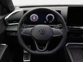 Volkswagen T-Roc R-Line First Edition 1.5 eTSI 150 PK thumbnail 37