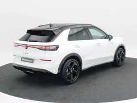 Volkswagen T-Roc R-Line First Edition 1.5 eTSI 150 PK thumbnail 2