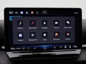 Volkswagen T-Roc R-Line First Edition 1.5 eTSI 150 PK thumbnail 24