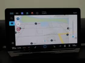 Volkswagen T-Roc R-Line First Edition 1.5 eTSI 150 PK thumbnail 26