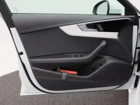 Audi A4 Limousine 35 TFSi S-Line Competition 150 Pk Automaat thumbnail 16