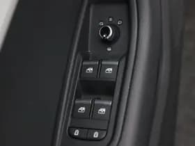 Audi A4 Limousine 35 TFSi S-Line Competition 150 Pk Automaat thumbnail 17