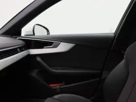 Audi A4 Limousine 35 TFSi S-Line Competition 150 Pk Automaat thumbnail 36