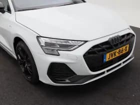 Audi A3 Sportback 45 TFSi e 272 Pk S-Line Competition thumbnail 12