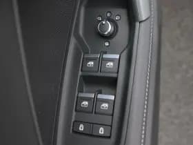 Audi A3 Sportback 45 TFSi e 272 Pk S-Line Competition thumbnail 20