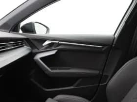Audi A3 Sportback 45 TFSi e 272 Pk S-Line Competition thumbnail 36
