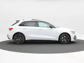 Audi A3 Sportback 45 TFSi e 272 Pk S-Line Competition thumbnail 7