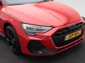 Audi A3 Sportback 45 TFSi e 272 Pk S-Line Competition thumbnail 13