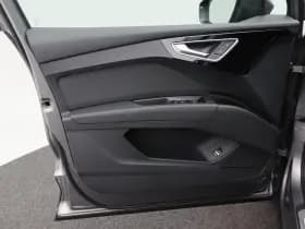Audi Q4 S edition Competition e-tron 45 thumbnail 18