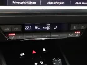 Audi Q4 S edition Competition e-tron 45 thumbnail 32