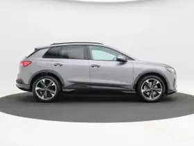 Audi Q4 S edition Competition e-tron 45 thumbnail 6