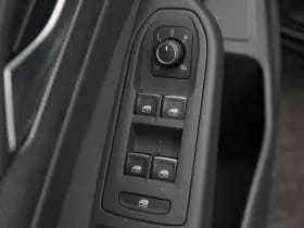 Volkswagen Golf R-Line Edition 1.5 eTSI 116 PK thumbnail 18