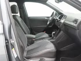 Volkswagen Tiguan Allspace 1.5 TSi 150 Pk Automaat R-Line Business+ 7 Pers thumbnail 44