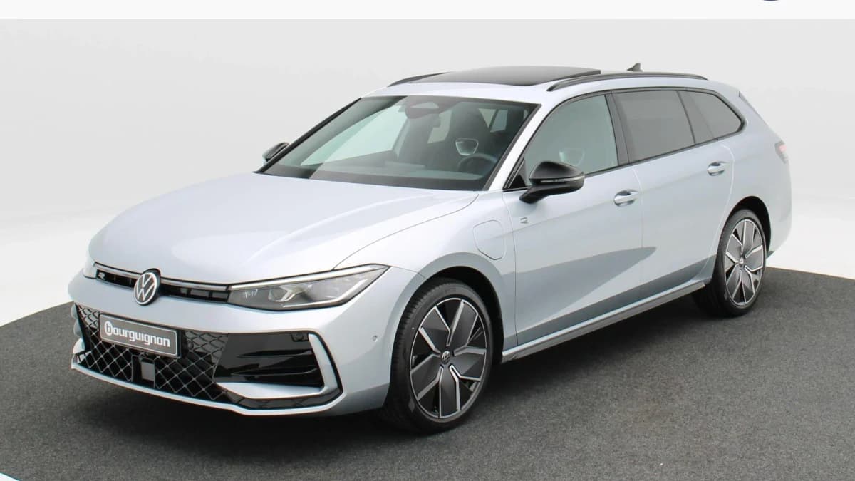 Volkswagen Passat R-Line Edition 1.5 eHybrid 204 PK — foto 1