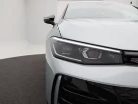 Volkswagen Passat R-Line Edition 1.5 eHybrid 204 PK thumbnail 8