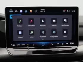 Volkswagen Golf thumbnail 24