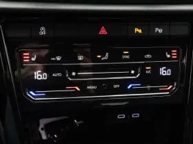 Volkswagen T-Roc thumbnail 30