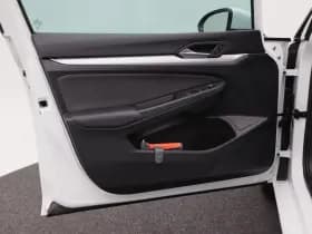 Volkswagen Golf 1.5 eTSi 115 Pk Automaat Life Edition thumbnail 20