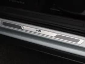 Volkswagen T-Cross 1.0 TSi 115 Pk Style R-Line thumbnail 25