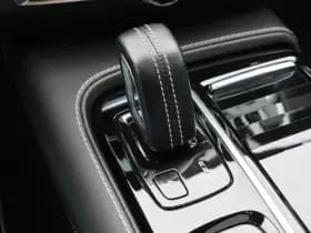 Volvo V60 2.0 T6 340 Pk Automaat Recharge AWD R-Design thumbnail 30