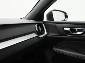 Volvo V60 2.0 T6 340 Pk Automaat Recharge AWD R-Design thumbnail 32