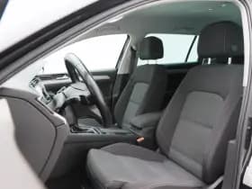 Volkswagen Passat thumbnail 19