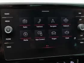 Volkswagen Passat thumbnail 23