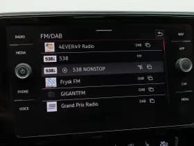 Volkswagen Passat thumbnail 24