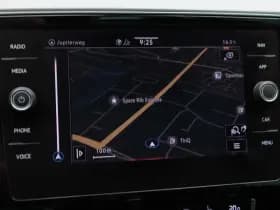 Volkswagen Passat thumbnail 25