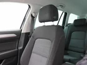 Volkswagen Passat thumbnail 33
