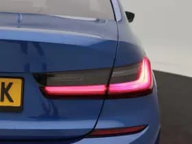BMW 3-serie 330i Executive Edition 259 Pk Automaat thumbnail 15