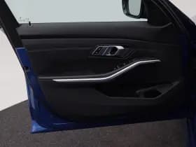 BMW 3-serie 330i Executive Edition 259 Pk Automaat thumbnail 19