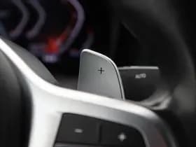 BMW 3-serie 330i Executive Edition 259 Pk Automaat thumbnail 24