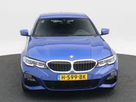 BMW 3-serie 330i Executive Edition 259 Pk Automaat thumbnail 4