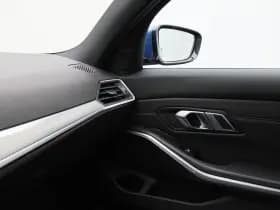 BMW 3-serie 330i Executive Edition 259 Pk Automaat thumbnail 33