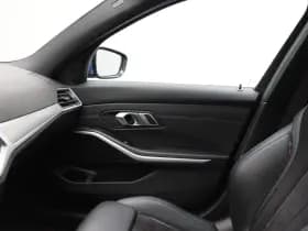 BMW 3-serie 330i Executive Edition 259 Pk Automaat thumbnail 34
