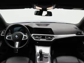 BMW 3-serie 330i Executive Edition 259 Pk Automaat thumbnail 37