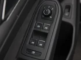 Volkswagen Golf thumbnail 18